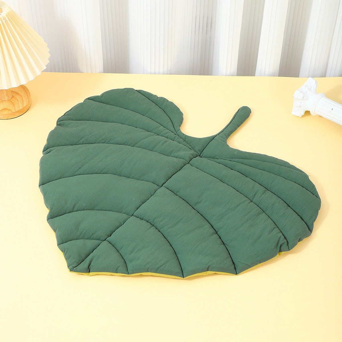 Cat Bed Mat Leaf Shape Washable Double-sided Use (1)