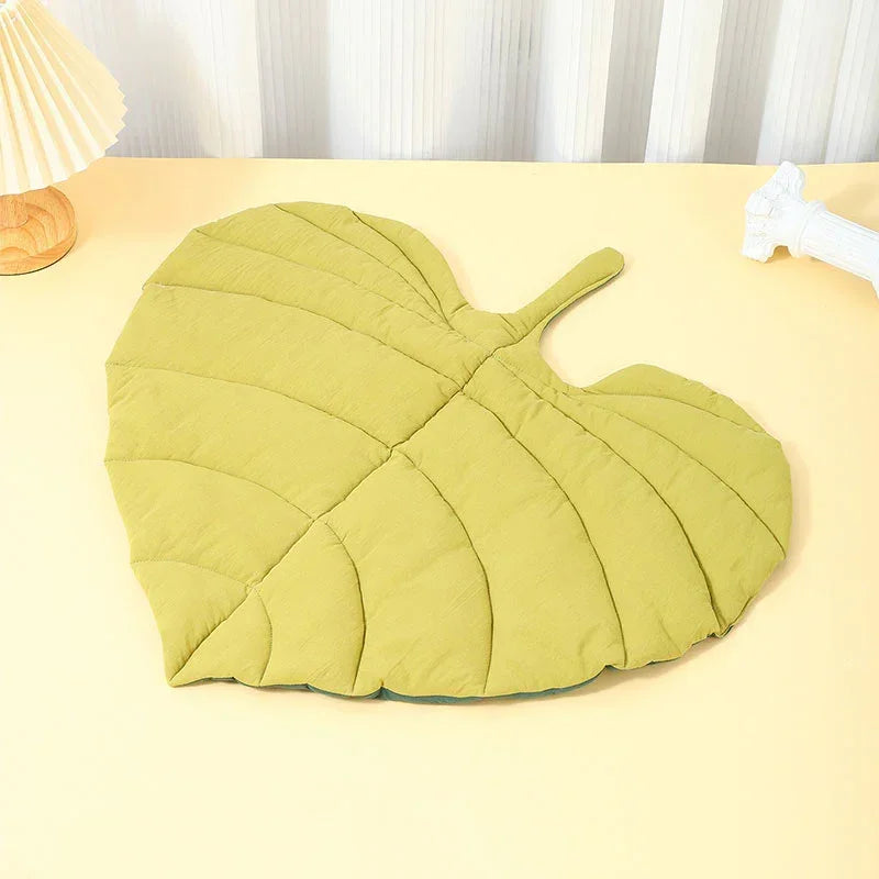 Cat Bed Mat Leaf Shape Washable Double-sided Use (1)