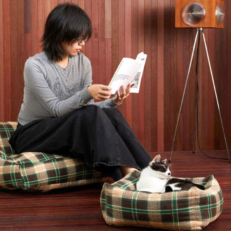 Vintage Plaid Cat Sofa Square Cat Bed